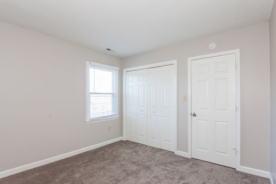 Building Photo - 9313 Fairmead Dr