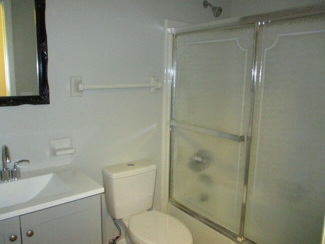 Building Photo - Updated 4 Br brick home in Martinez