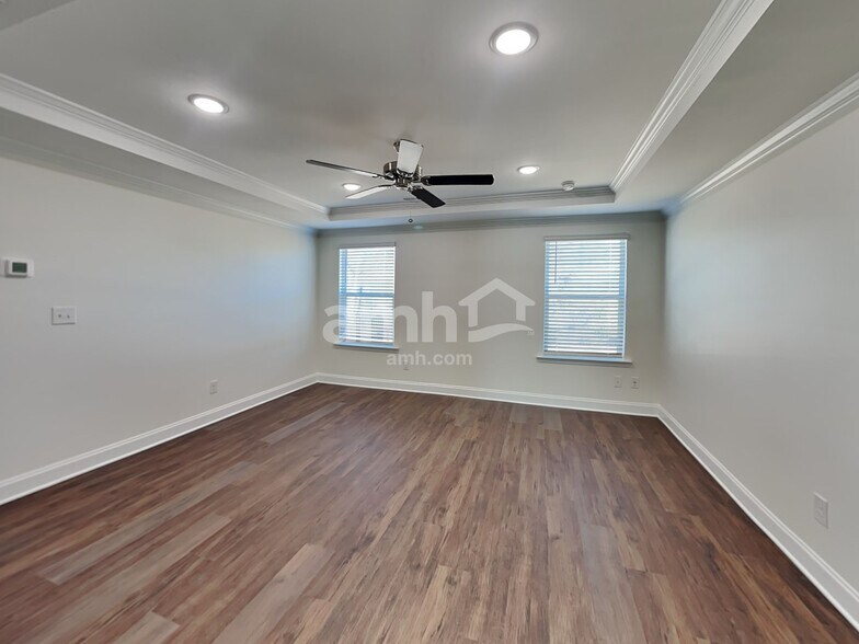 Building Photo - 5500A Farm Pond Ln