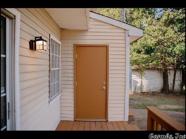 Building Photo - 721 S Valentine St