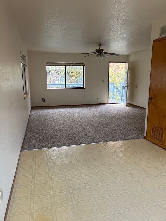 Building Photo - 820park