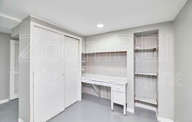Building Photo - 2700 Steeplechase Ln