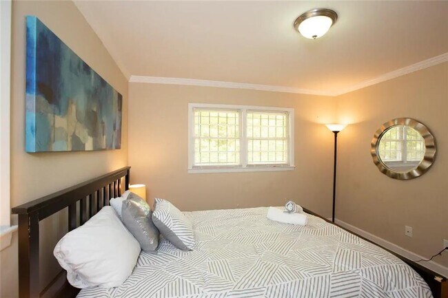 Building Photo - 4035 Brookcrest Cir