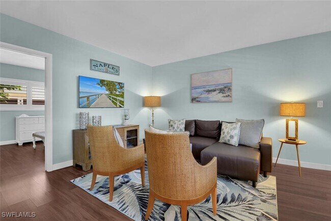 Building Photo - 546 4th Ave S