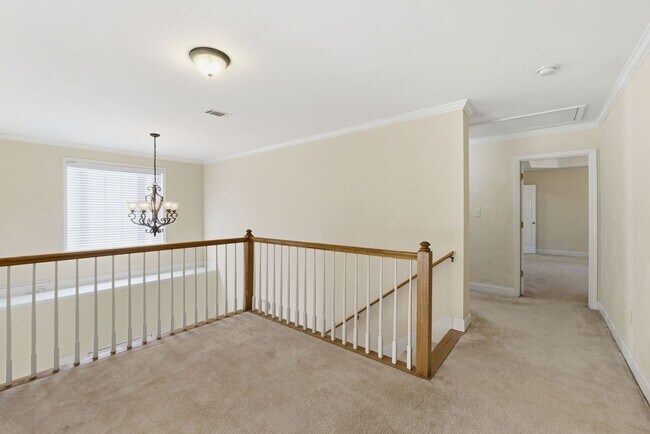 Building Photo - 330 Gardenia Dr