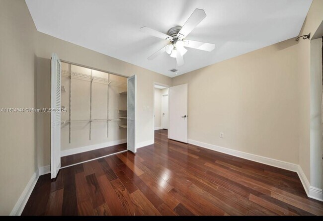 Building Photo - 4718 SW 67th Ave