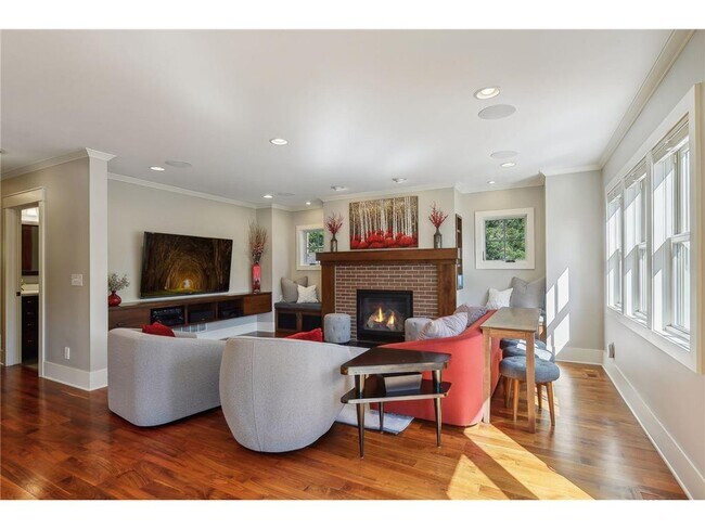 Building Photo - 4015 Wood End Dr