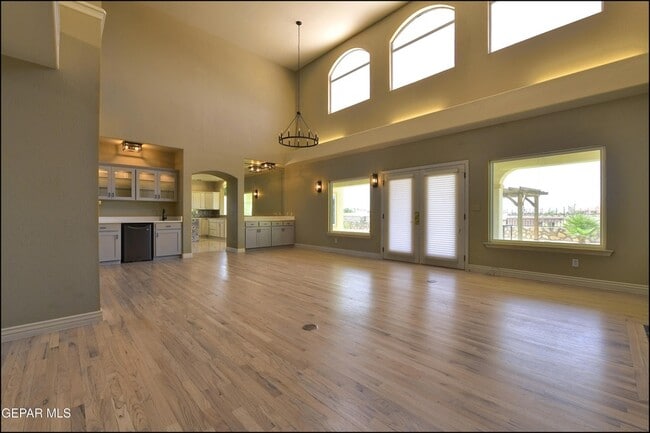 Building Photo - 6732 Pearl Ridge Dr