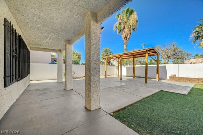 Building Photo - 2616 Camphor Tree St