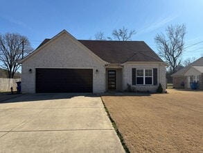 Building Photo - 3 Bdrm  2 Bath in Atoka