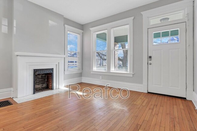 Building Photo - 1458 Bryden Rd