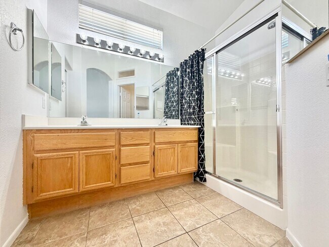 Building Photo - Beautiful 55+ Community 2 Bedroom + Den Home with INCLUDED Solar & Premium Amenities