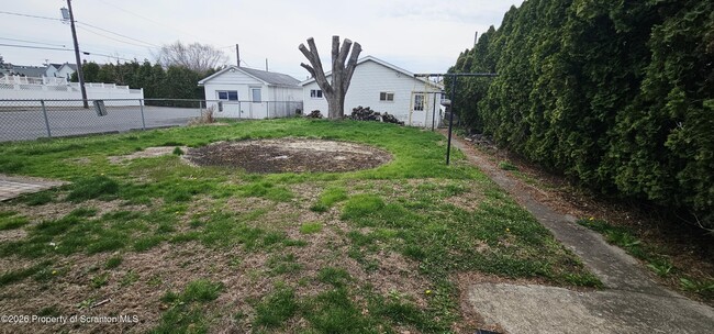 Building Photo - 304 Vine St