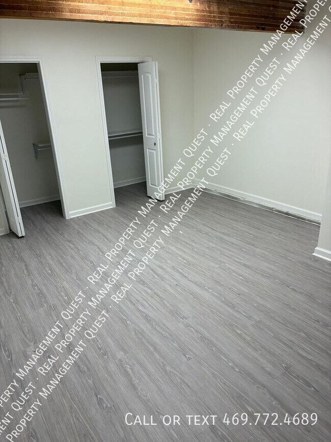 Building Photo - 802 Netherland Dr