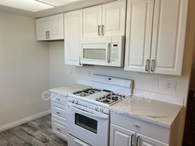Building Photo - 4087 Farquhar Ave