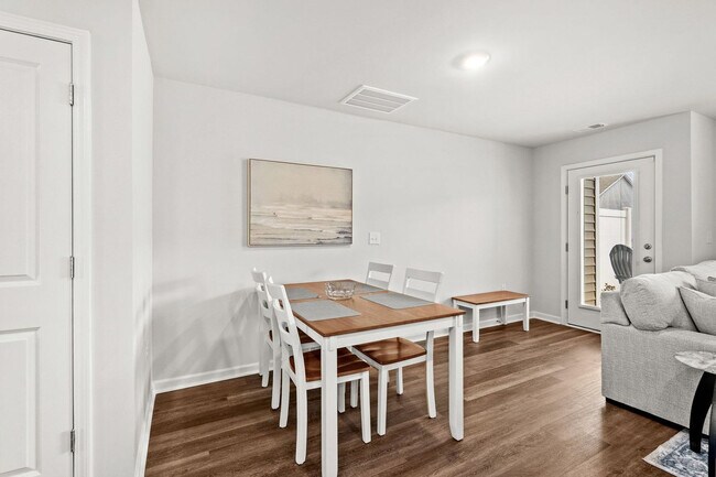 Building Photo - 332 Bayou Loop