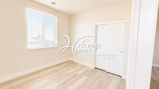 Building Photo - 2010 Harmony Valley Dr