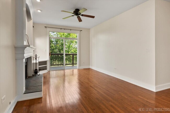 Building Photo - 910 Genesee Dr