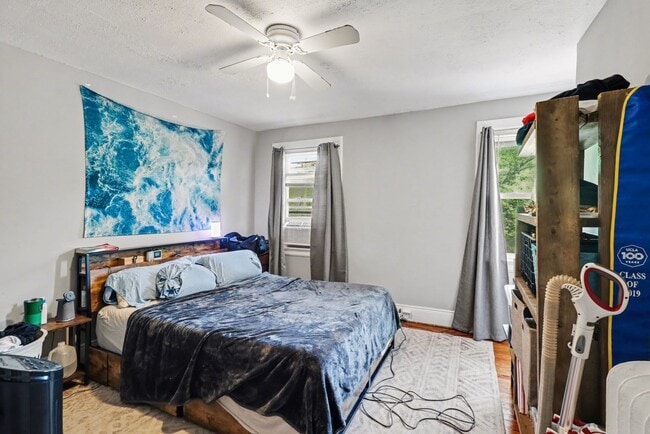 Building Photo - Charming 2BR + Office Home with Fenced Yards & Spacious Living – Available June 2026