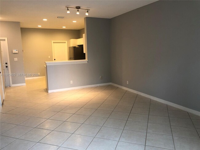 Building Photo - 3852 San Simeon Cir