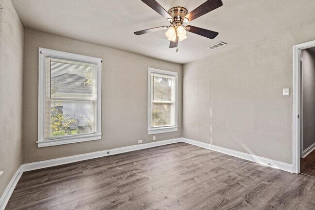 Building Photo - 1708 N Woods St