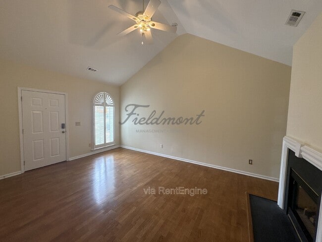 Building Photo - 102 Wyndham Ct