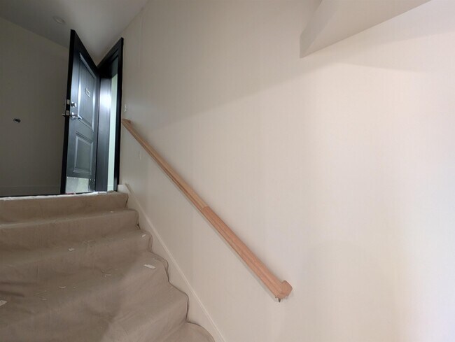 Building Photo - 22 S Main St