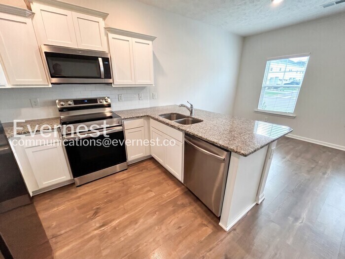 Building Photo - 305 Raines Ct