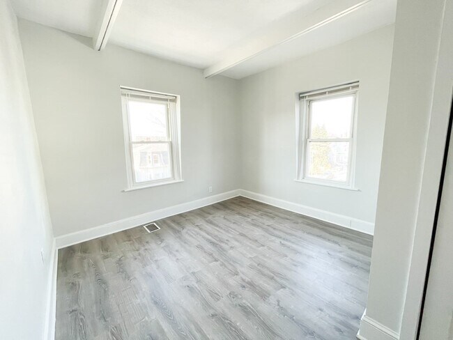 Building Photo - 30 Woodbine St
