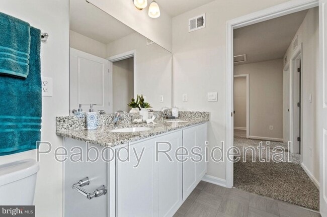 Building Photo - 108 Hemphill St