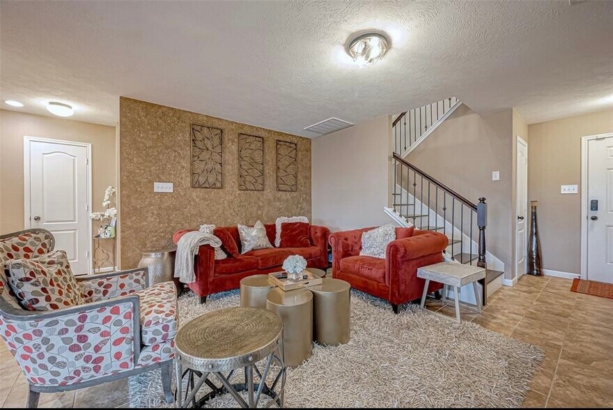 Building Photo - 14947 Trinity Meadow Dr