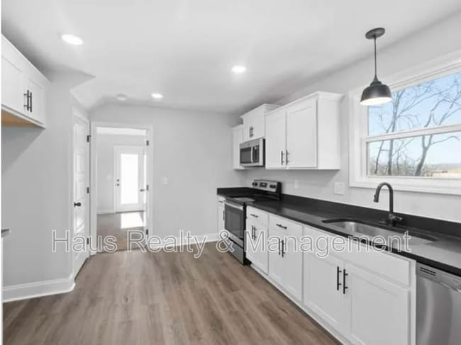 Building Photo - 64 W High St