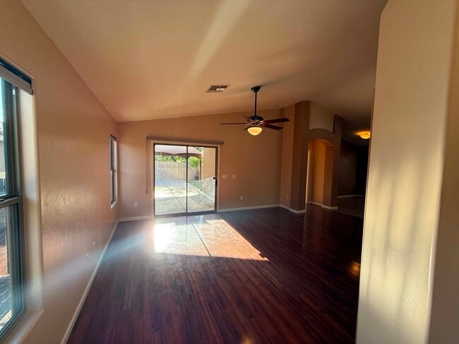 Building Photo - 8370 S Hunnic Dr