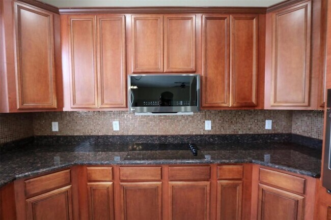 Building Photo - 9018 Pinebreeze Dr
