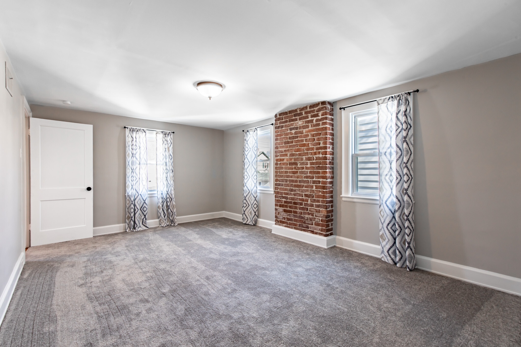 Building Photo - 1617 Cloverleaf St