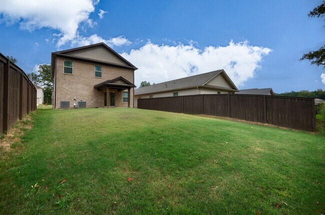 Building Photo - 3 Bedroom House in East Limestone