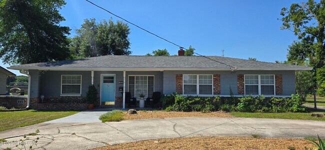 Building Photo - 4556 Cambridge Rd
