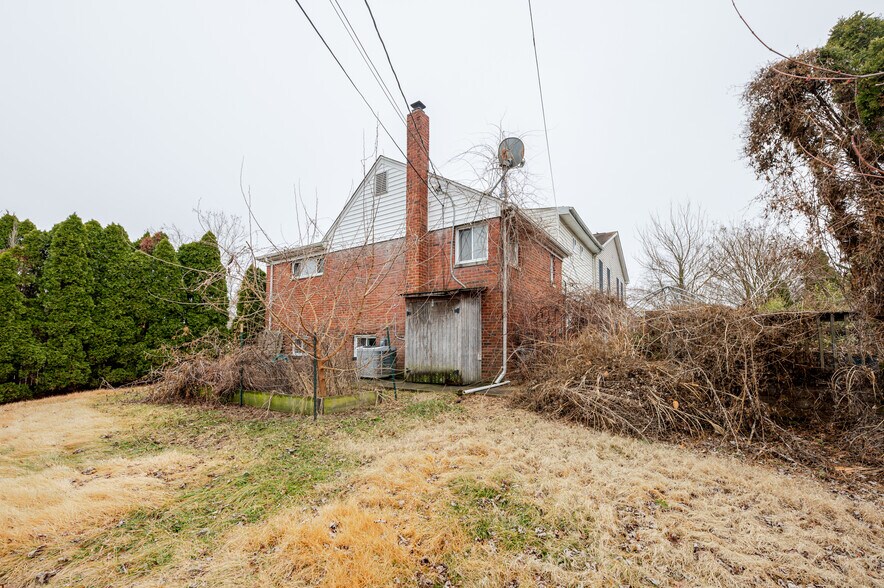 Building Photo - 5806 Flanders St