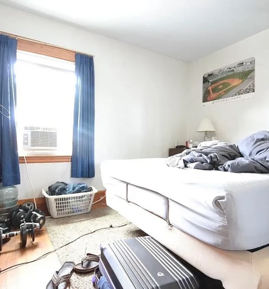 Building Photo - 27 South Crescent Circuit