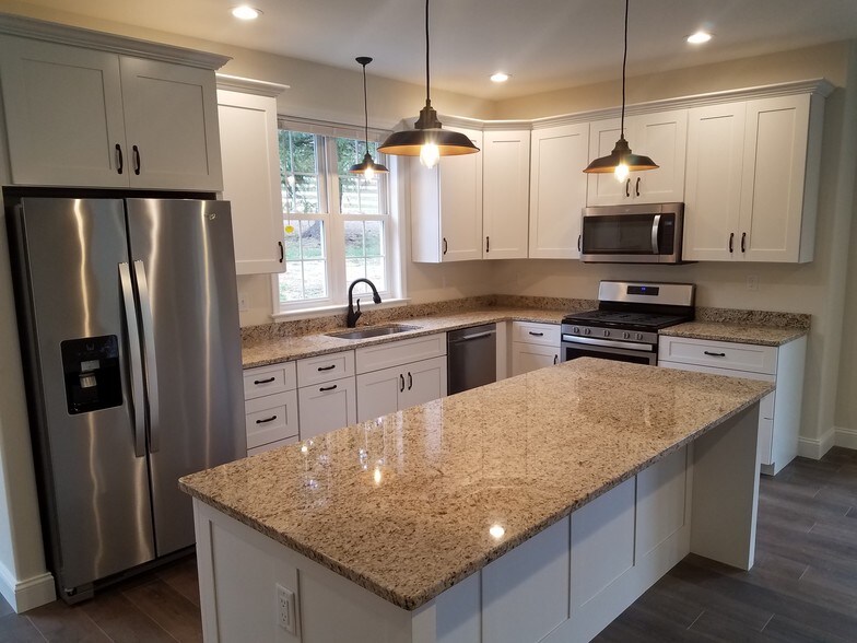 Kitchen - 2086 Kratz Station Rd