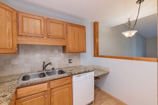 Building Photo - 3022 S Wheeling Way