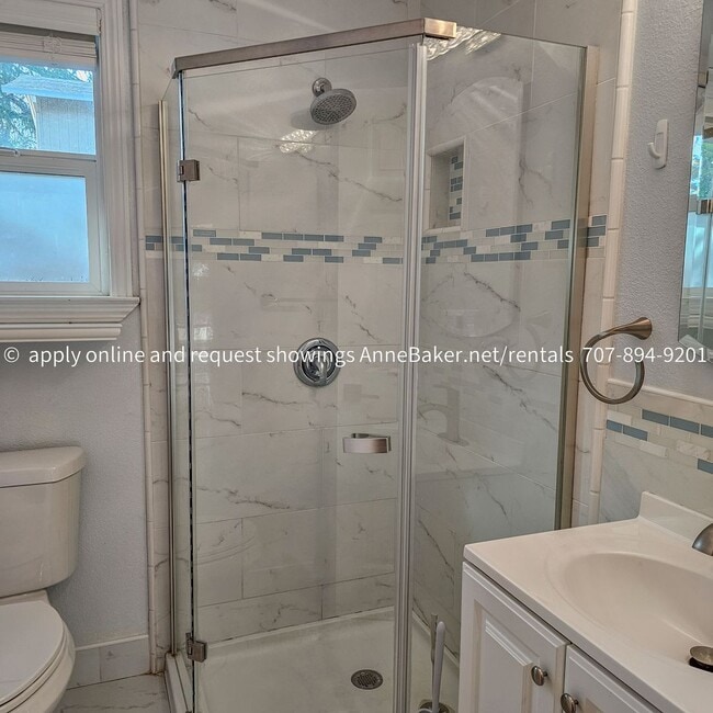 Building Photo - Downtown home on Corner Lot Available Now