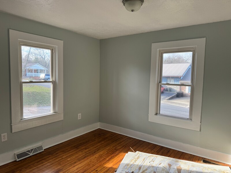 Building Photo - 115 Marshall St