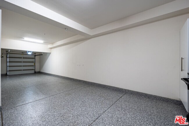 Building Photo - 5837 Village Dr