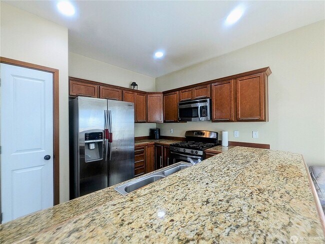 Building Photo - 4bd/2.5ba Lynnwood Home