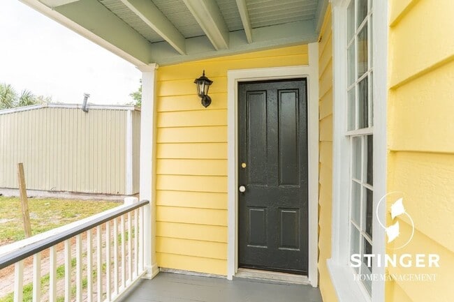 Building Photo - 606 Carteret St