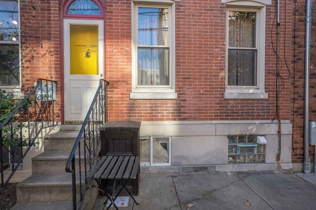 Primary Photo - 1504 E Palmer St