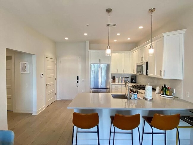 Primary Photo - 575 S Goddard Blvd