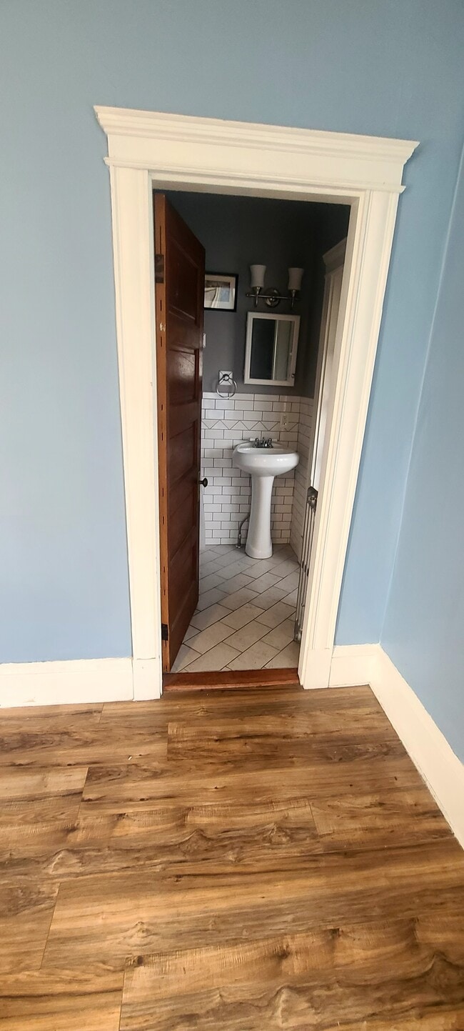 Building Photo - 33 Howard St