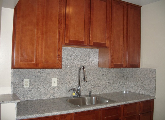 Kitchen - Welcome to Cadillac Apartments